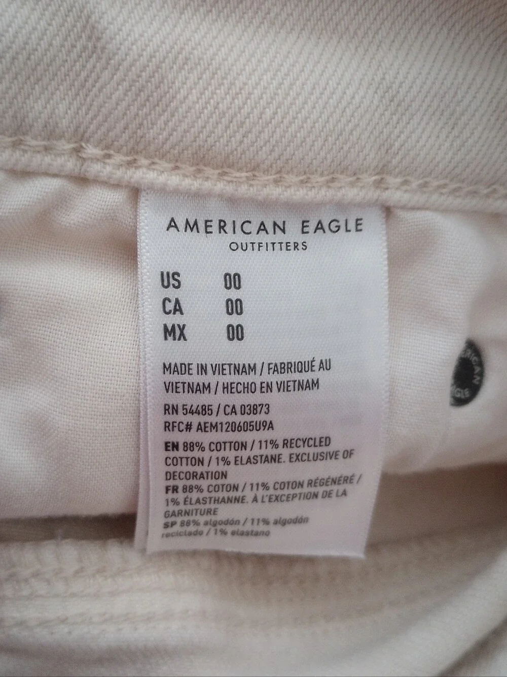 American Eagle White Cream Jean Shorts Super High Rise Relaxed Short Size 00